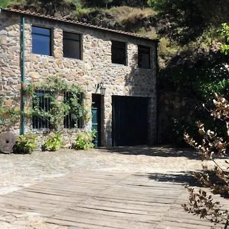 Quinta Escomoeiras Farm stay *