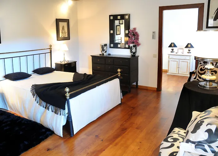 Quinta Escomoeiras Feriegård *