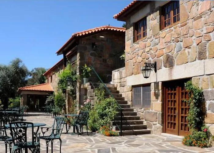 Quinta Escomoeiras *